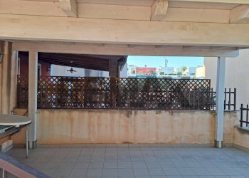 Terrazza - Four-room apartment Via Carmelo Burrafato
 
15, Ragusa - photo 6