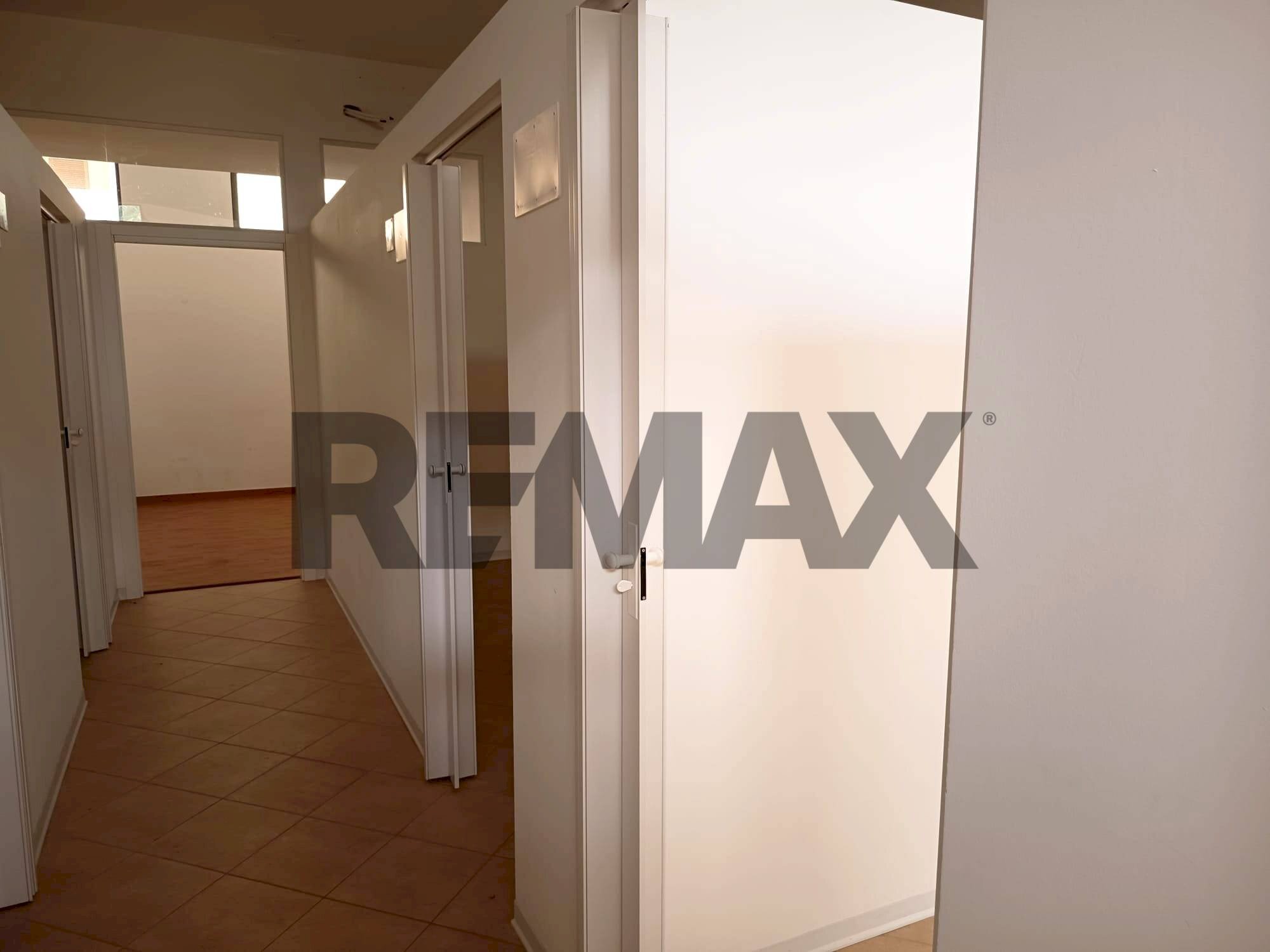 Hall / corridoio - Commercial Premises Via Piane
69, Bucchianico - photo 2