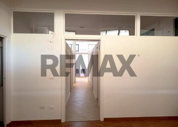 Hall / corridoio - Commercial Premises Via Piane
69, Bucchianico - photo 5