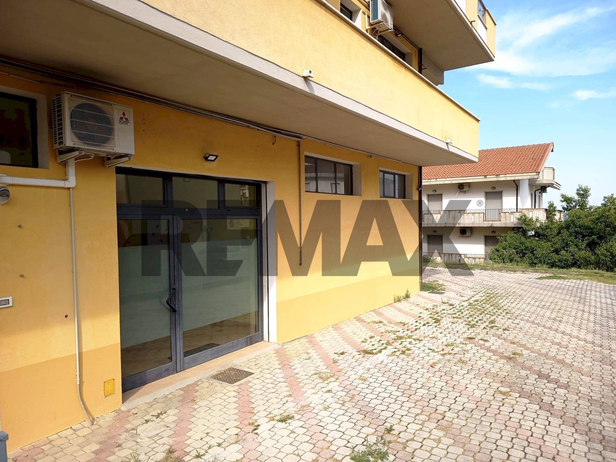 Casa all\'aperto - Commercial Premises Via piane
 
69, Bucchianico - photo 1