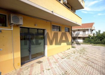 Casa all\'aperto - Commercial Premises Via piane
69, Bucchianico - photo 1