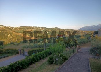 Vista delle montagne - Four-room apartment Contrada Annunziata
 
21, Bucchianico - photo 22