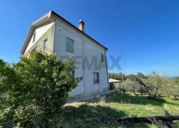 Casa all\'aperto - Independent house Contrada Colle Spaccato
 
23, Bucchianico - photo 1