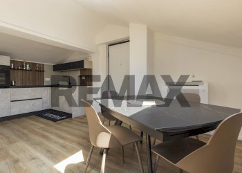 Sala da pranzo - Attico via Varese
 
57, Gallarate - foto 8