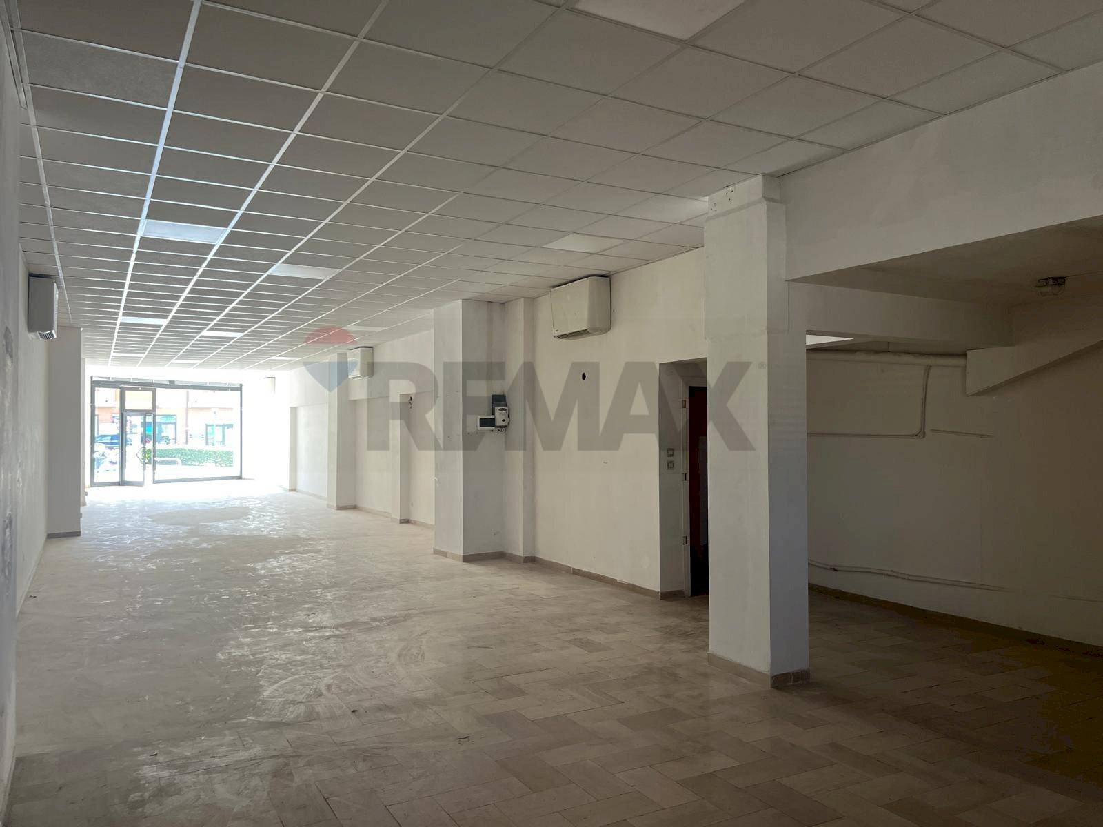 Parcheggio - Commercial Premises VIA IV NOVEMBRE
8, Campobasso - photo 2