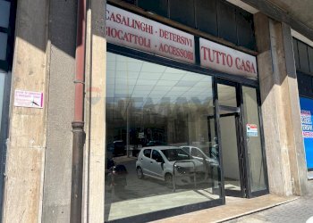 Edificio all\'aperto - Commercial Premises VIA IV NOVEMBRE
8, Campobasso - photo 1