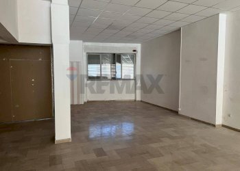 Stanza vuota - Commercial Premises VIA IV NOVEMBRE
8, Campobasso - photo 5