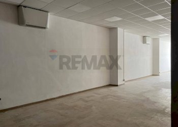 Stanza vuota - Commercial Premises VIA IV NOVEMBRE
8, Campobasso - photo 6