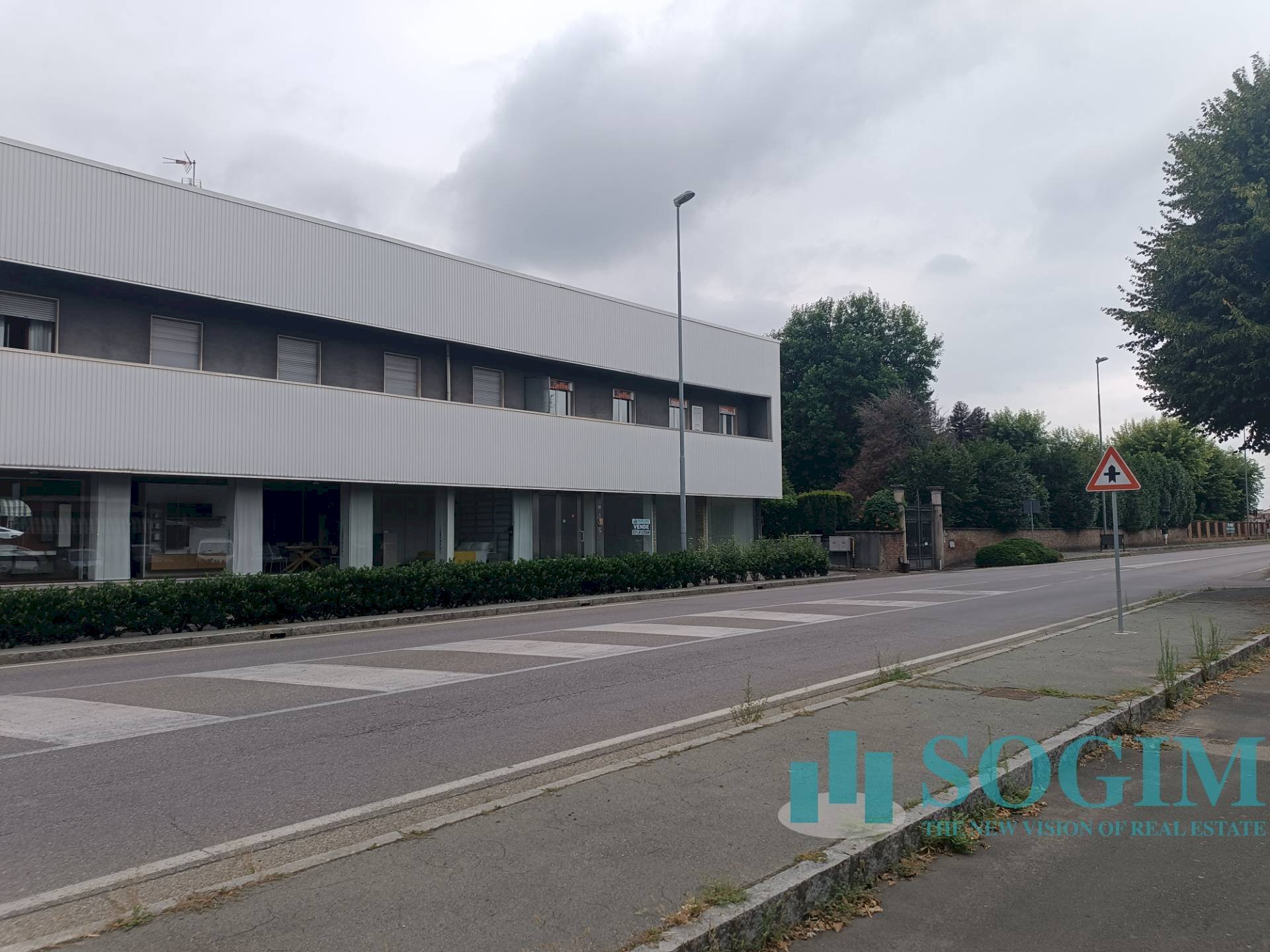 Esterno strada_1 - Office Via Varesina
7, Mozzate - photo 2