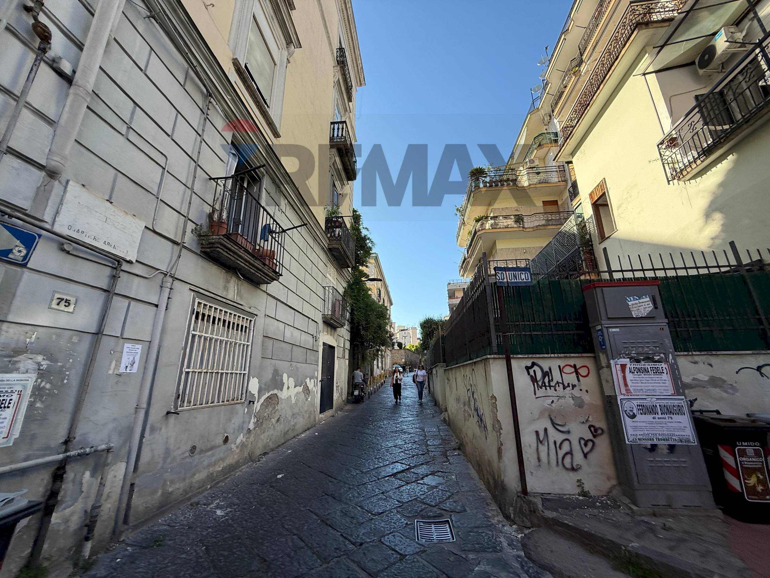 Edificio all\'aperto - Bilocale Via Mariano D'amelio
 
75, Napoli - foto 1