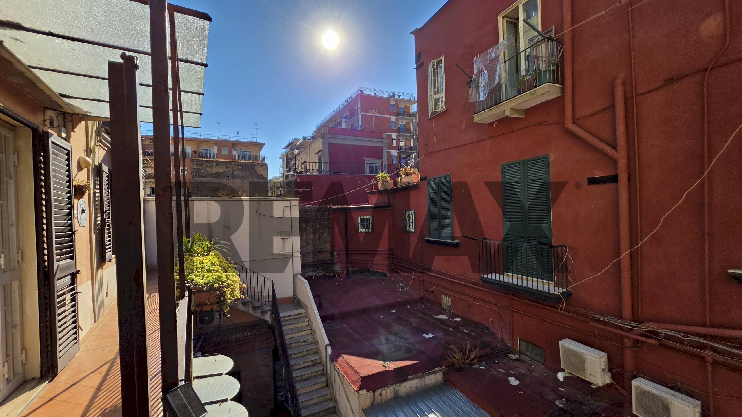 Edificio all\'aperto - Trilocale Via Belvedere
 
75, Napoli - foto 1