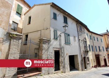 Foto 4 - Independent house Corso Vittorio Emanuele II
 
47, Esanatoglia - photo 4