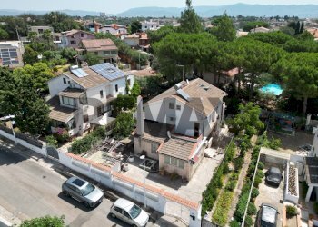 Casa all\'aperto - Casa semi indipendente VIA CORBEZZOLO
 
29, Quartu Sant'Elena - foto 4