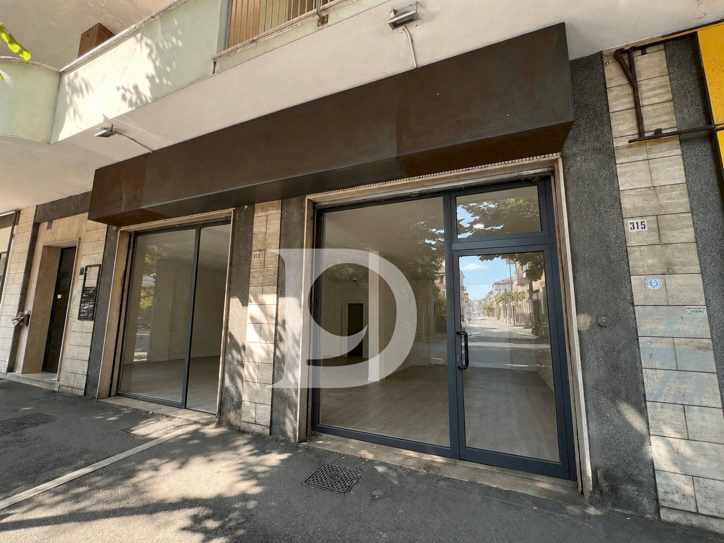 Foto 1 - Commercial Premises Viale Bovio
 
311, Pescara - photo 1