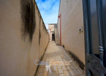 Cortile interno - Casa indipendente via Solferino, Casarano - foto 30