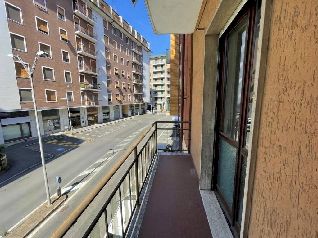 Balcone - Three-room apartment via Caduti della Libertà, Tortona - photo 2