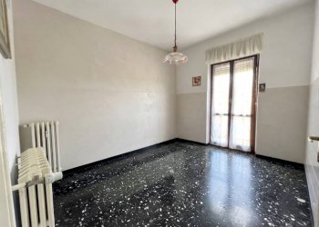 Camera da letto - Three-room apartment via Caduti della Libertà, Tortona - photo 6