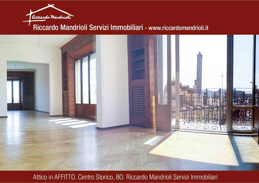 Cucina - Attico piazza San Martino, Bologna (zona Centro Storico) - foto 1