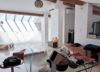 Salone - Attic piazza San Martino, Bologna (neighborhood Centro Storico) - photo 8