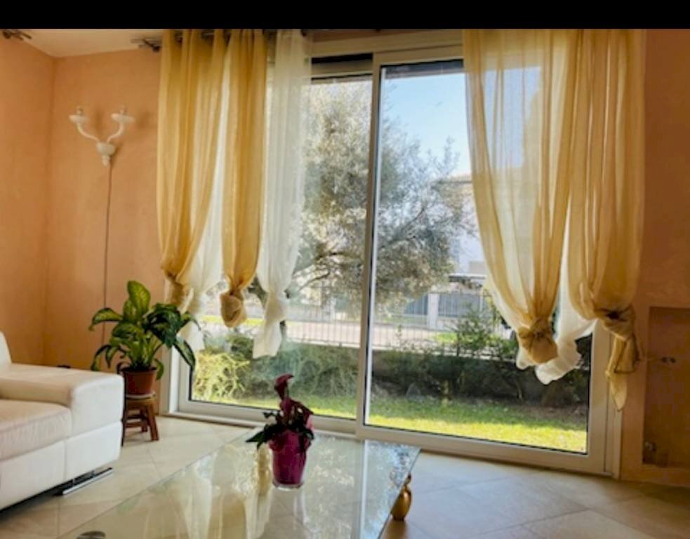 Salone - Villa via Liguria, Corteolona e Genzone - photo 1