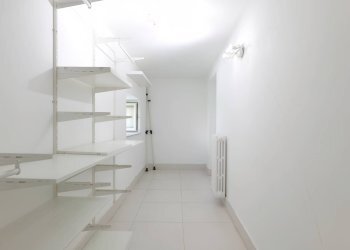 CAMERA ADIBITA A CABINA ARMADIO - Two-room apartment Via Mergellina
32, Napoli - photo 26
