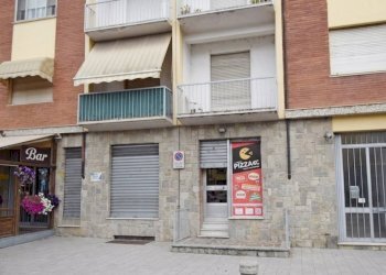 Facciata - Shop via della Rosa Bianca, 20, Mondovì - photo 21