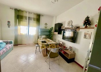 Sala da pranzo - Monolocale via Carlo Poma, Pomezia - foto 5
