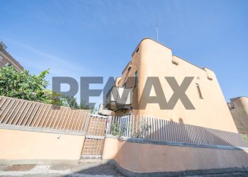 Edificio all\'aperto - Casa semi indipendente Viale Della Repubblica
 
44/A1, Marino - foto 4