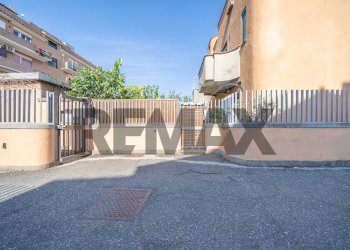 Edificio all\'aperto - Casa semi indipendente Viale Della Repubblica
 
44/A1, Marino - foto 5