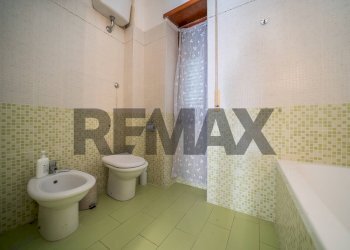 Bagno - Casa semi indipendente Viale Della Repubblica
 
44/A1, Marino - foto 9