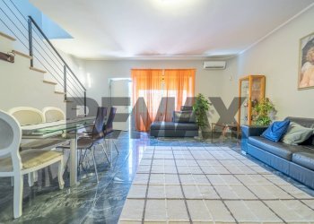 Sala da pranzo - Casa semi indipendente Viale Della Repubblica
 
44/A1, Marino - foto 23