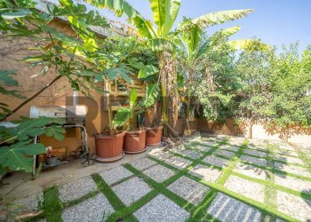 Giardino - Casa semi indipendente Viale Della Repubblica
 
44/A1, Marino - foto 40