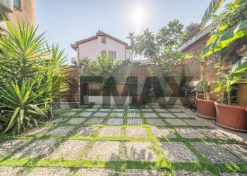 Giardino - Casa semi indipendente Viale Della Repubblica
 
44/A1, Marino - foto 2