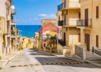 Viste - Casa indipendente via Torquato Tasso
10, Castellammare del Golfo - foto 11