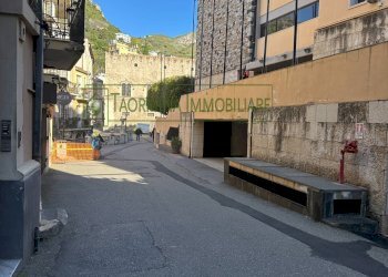 Foto 4 - Negozio Via Teatro Greco
 
11, Taormina - foto 4