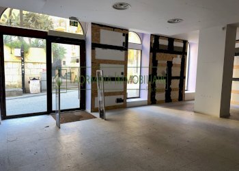 Foto 5 - Negozio Via Teatro Greco
 
11, Taormina - foto 5