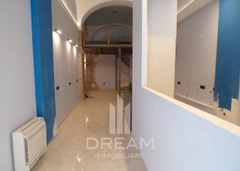Foto 1 - Commercial Premises Via Giovanni Maria Angioy, Cagliari - photo 1