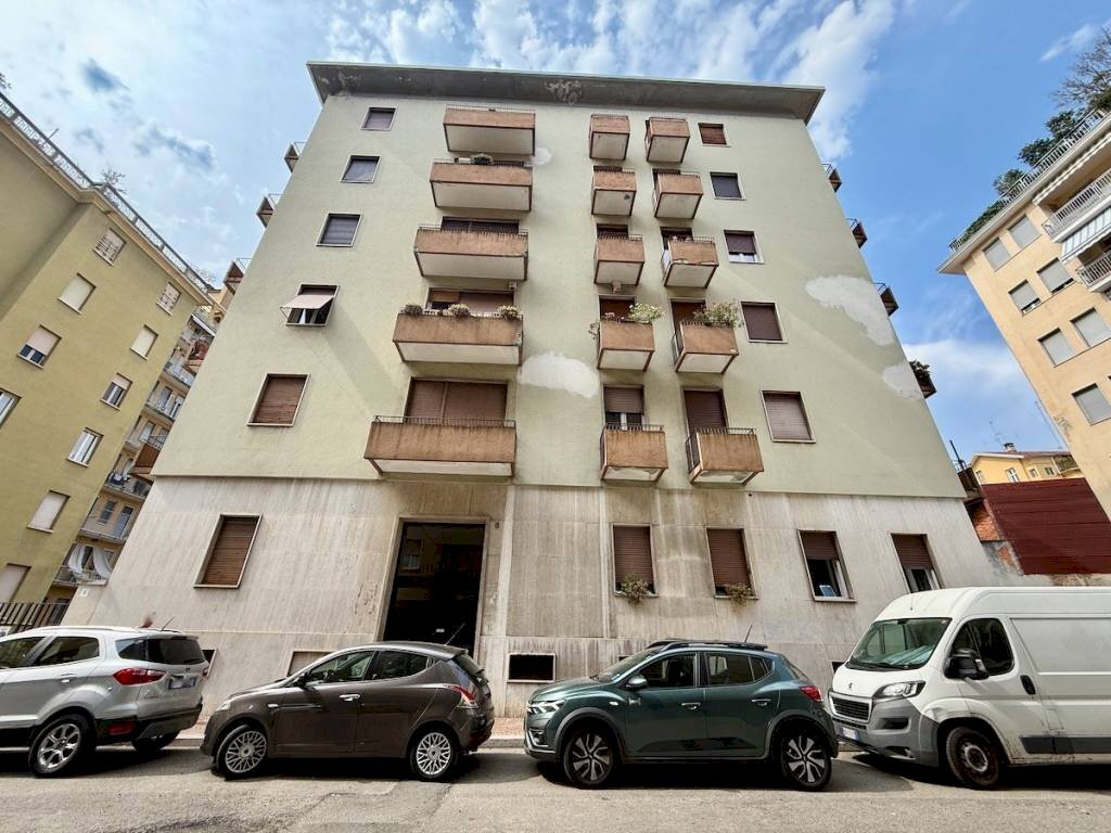 Facciata - Appartamento via Ignazio De Genova di Pettinengo, 6, Biella - foto 2