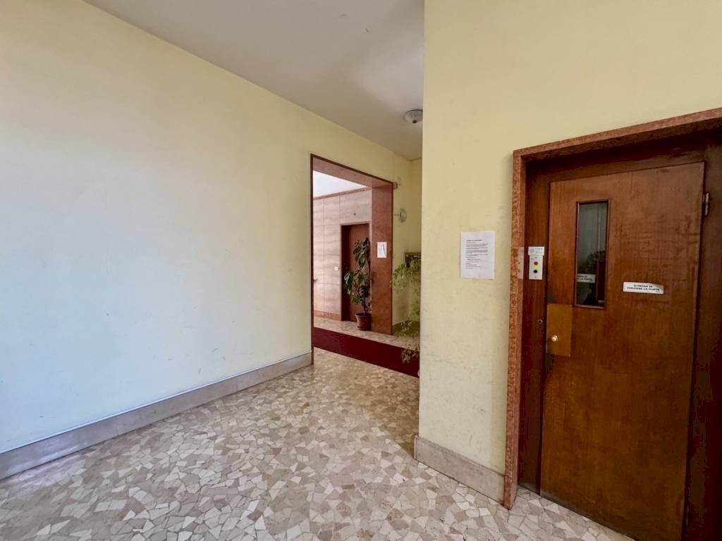 Interno non residenziale - Appartamento via Ignazio De Genova di Pettinengo, 6, Biella - foto 3