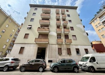 Facciata - Appartamento via Ignazio De Genova di Pettinengo, 6, Biella - foto 2