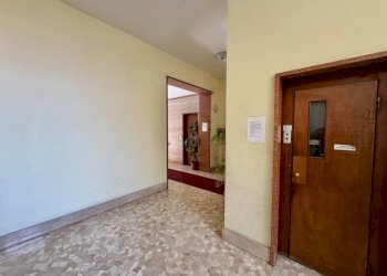 Interno non residenziale - Appartamento via Ignazio De Genova di Pettinengo, 6, Biella - foto 3
