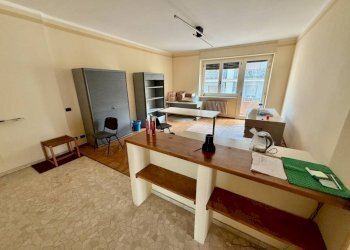 Salone - Appartamento via Ignazio De Genova di Pettinengo, 6, Biella - foto 6