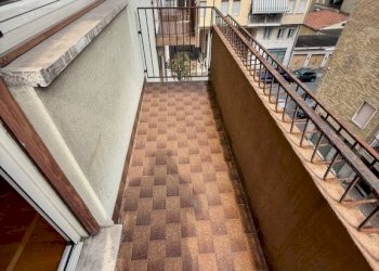 Balcone - Appartamento via Ignazio De Genova di Pettinengo, 6, Biella - foto 8