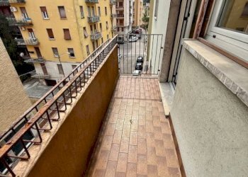 Balcone - Appartamento via Ignazio De Genova di Pettinengo, 6, Biella - foto 9