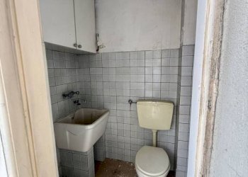 Bagno - Appartamento via Ignazio De Genova di Pettinengo, 6, Biella - foto 22