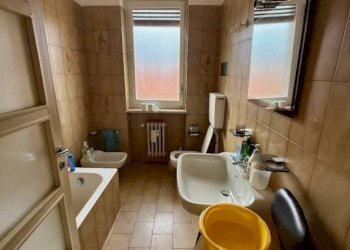Bagno - Appartamento via Ignazio De Genova di Pettinengo, 6, Biella - foto 26