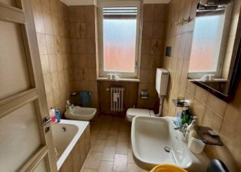 Bagno - Appartamento via Ignazio De Genova di Pettinengo, 6, Biella - foto 27