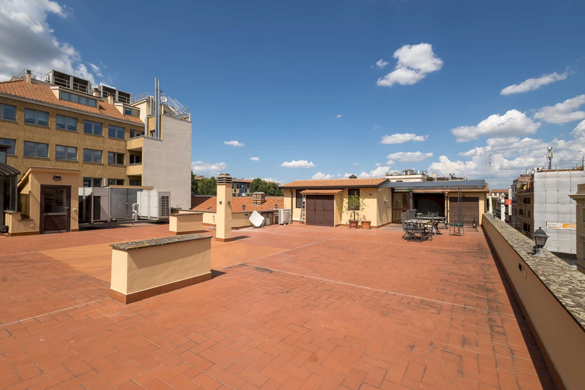 terrazza - Historic Palace via Emilia, Roma (neighborhood Centro Storico) - photo 1