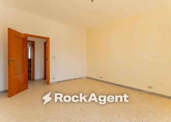Camera da letto - Three-room apartment via Caprera, 14, Bitonto - photo 12