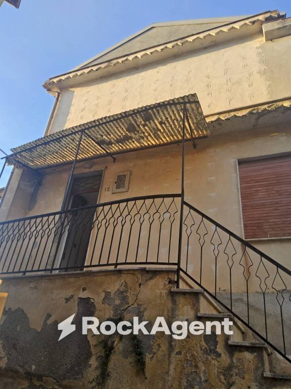 Facciata - Independent house via Oberdan, Martone - photo 1